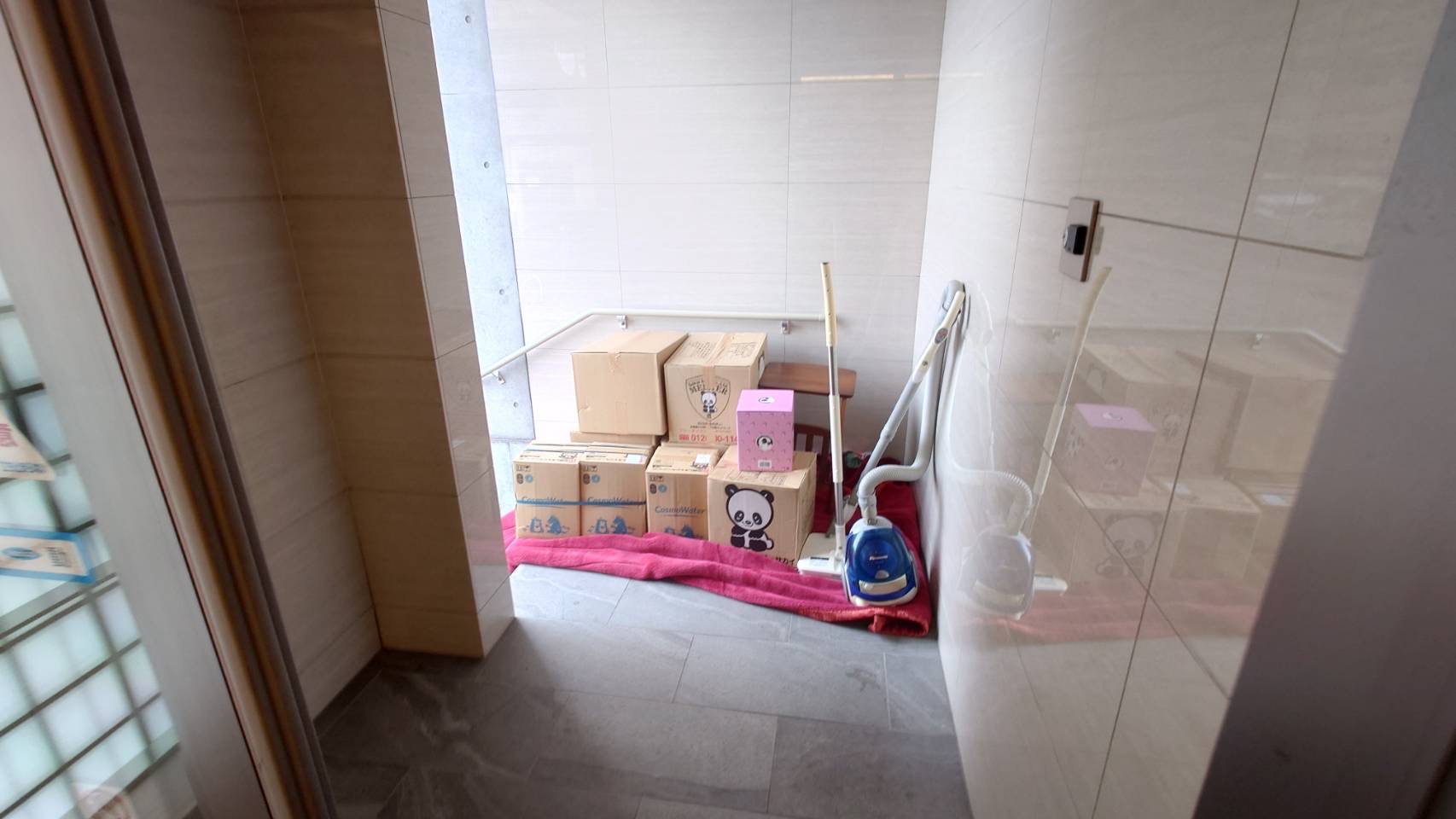 鹿児島市での格安単身引越しのお荷物（ダンボールと掃除機）