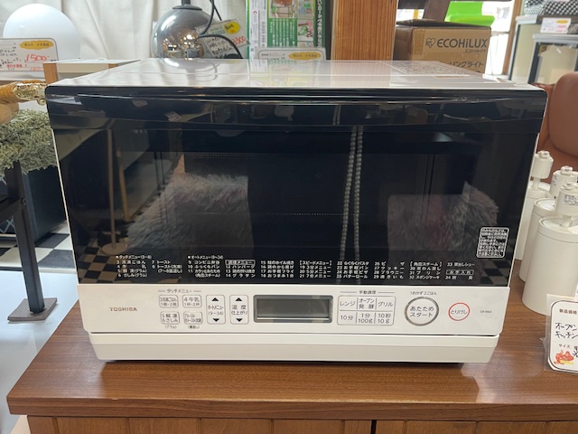 東芝 角皿式スチームオーブンレンジ 石窯オーブン 23L ER-W60(W) 2022年製 本体全体｜中古オーブンレンジ・リサイクルショップ八光・鹿児島市田上