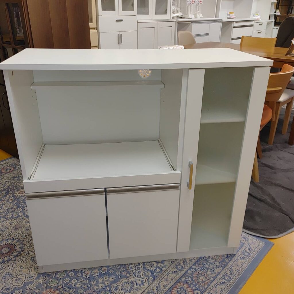 ニトリ レンジ台 フォルムN RE9090G ホワイトの全体像（リサイクルショップ八光・鹿児島市田上）