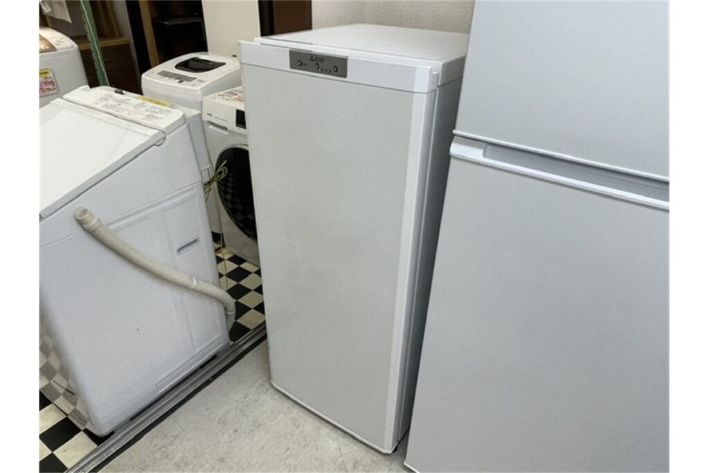 三菱 ノンフロン冷凍庫 MF-U12H-W(W) 121L（リサイクルショップ八光・鹿児島市田上）