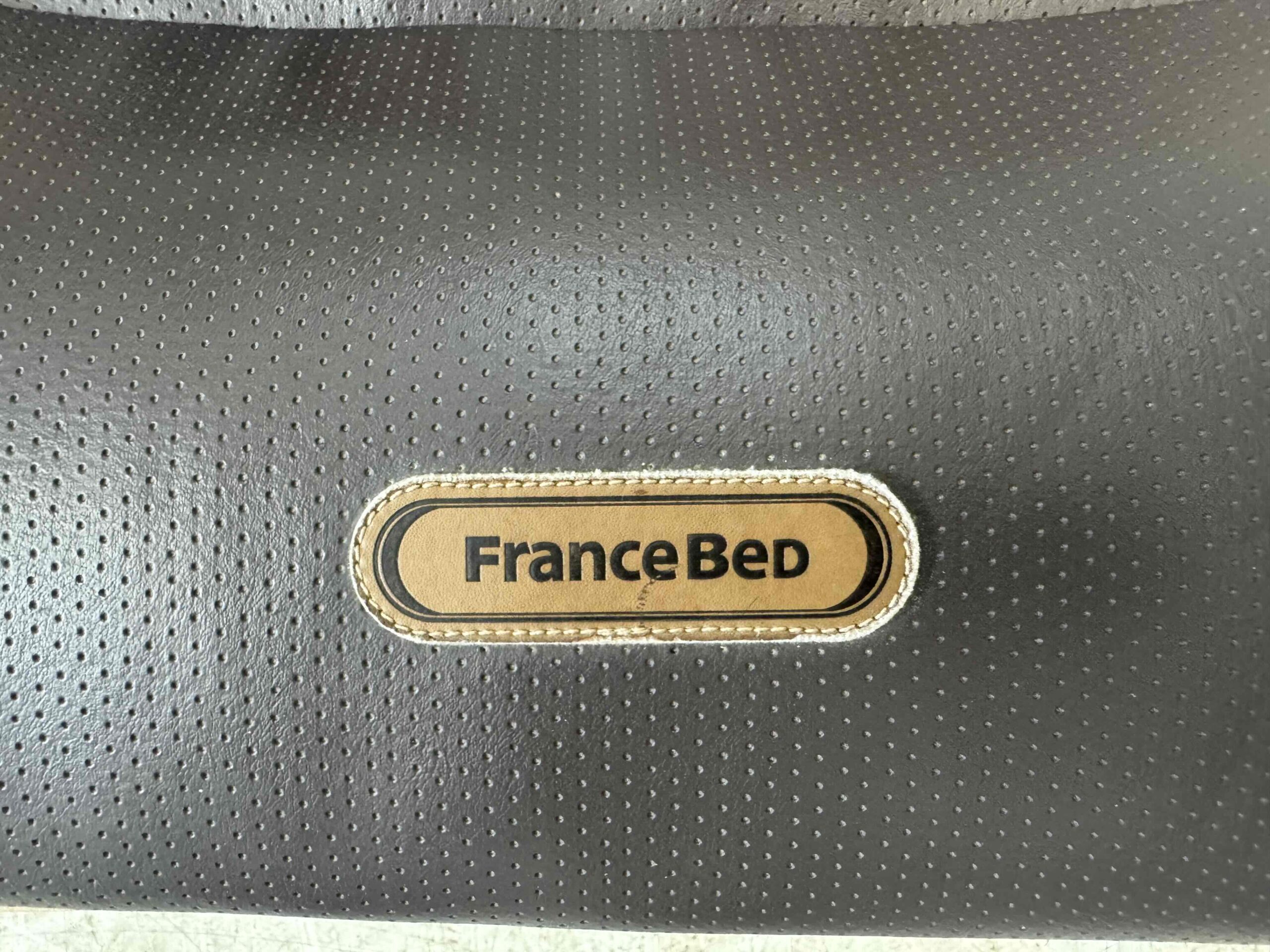FranceBedロゴ(スリーミー2122)