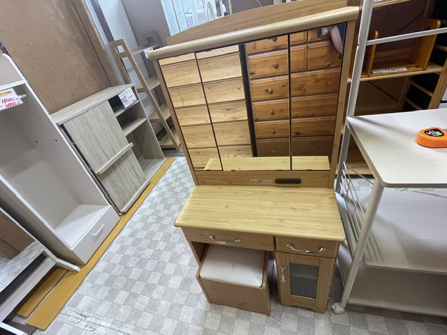 スツール付き三面鏡ドレッサー全体像（リサイクルショップ八光・鹿児島市田上）