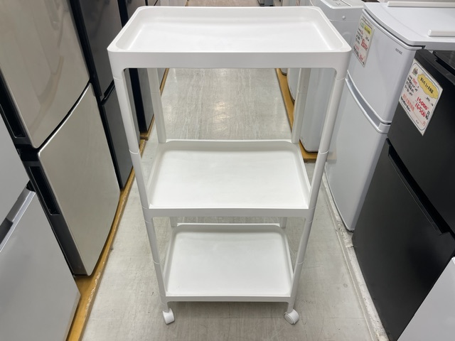 ホワイトの3段ワゴン（中古品）の全体・キャスター付き（リサイクルショップ八光・鹿児島市田上）