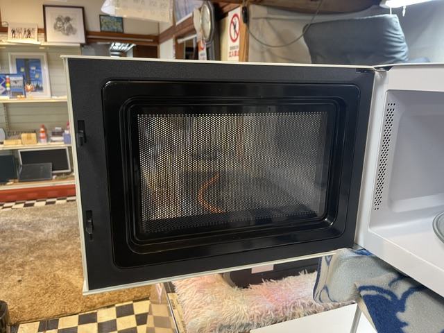 日立 HMR-BK220-Z6 の扉内側(中古電子レンジ・清掃済み)