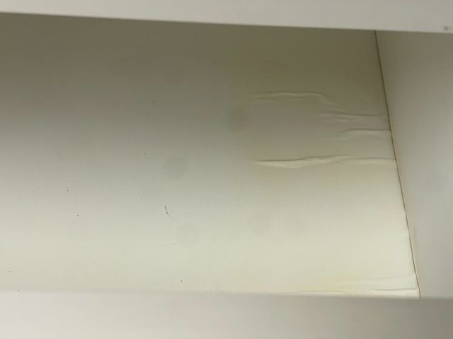 ニトリ 4段チェストの引き出し内部の表面材の浮き