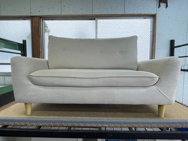 中古の北欧風デザイン 布張り2人掛けソファ（幅131cm）（リサイクルショップ八光・鹿児島市田上）